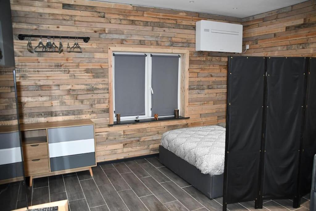 Logement In Wood Brugelette Zewnętrze zdjęcie